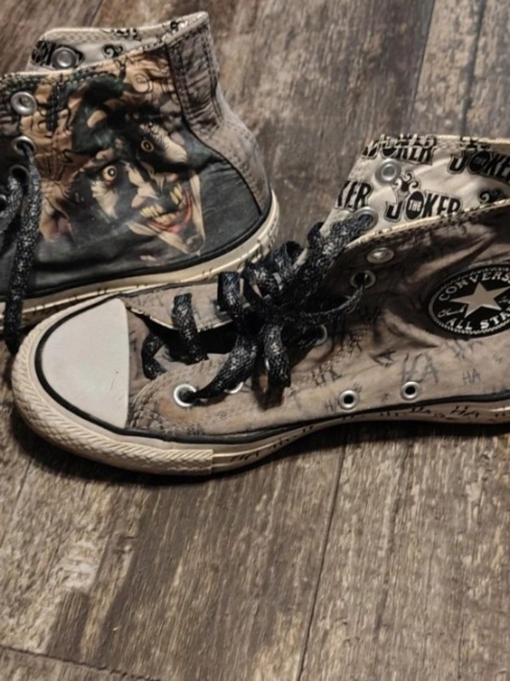DC Comics High-Top Sneakers in Beige, Black and Gray with Joker Artwork